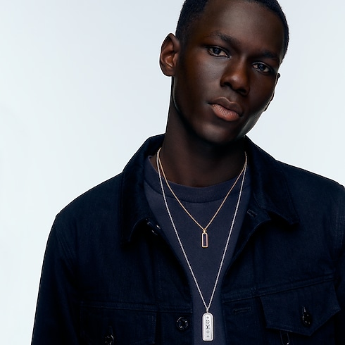 Pendente Les Gastons Vuitton Tag, oro giallo e titanio Les Extraordinaires Gioielli Collane e Ciondoli | LOUIS VUITTON (Zoom prodotto)