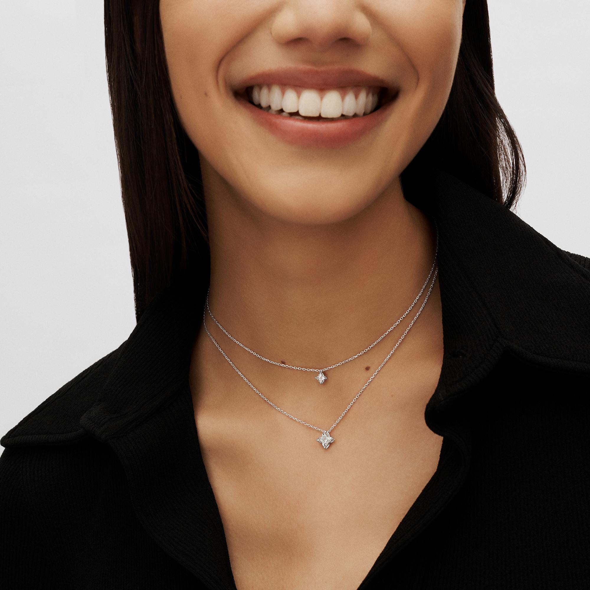 Pendente LV Diamonds, diamante taglio LV Monogram Star  Gioielli Collezioni LV Diamonds | LOUIS VUITTON (Zoom prodotto)