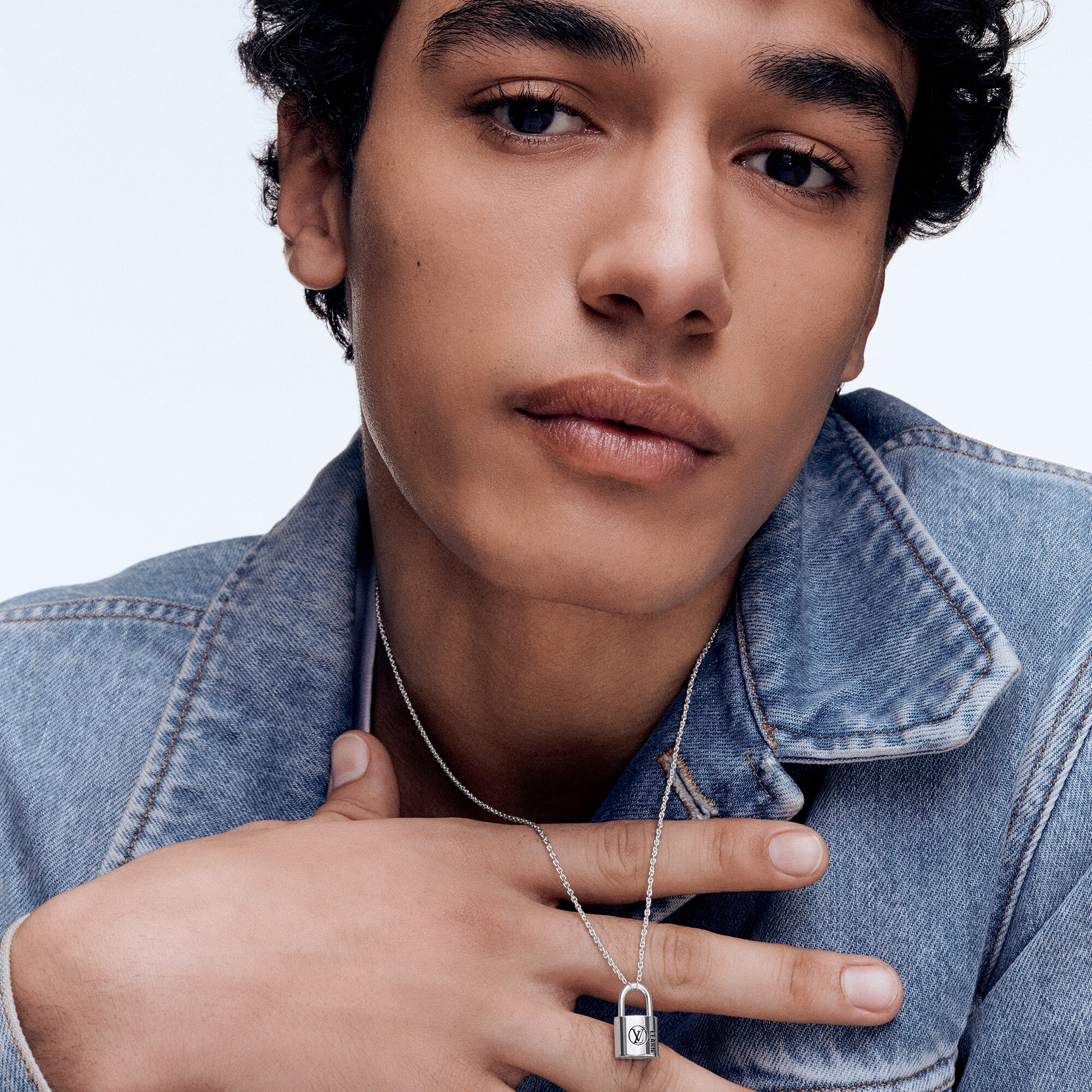 Pendente Silver Lockit, argento sterling con smalto color Nero  Gioielli Categorie Collane e Ciondoli | LOUIS VUITTON (Zoom prodotto)