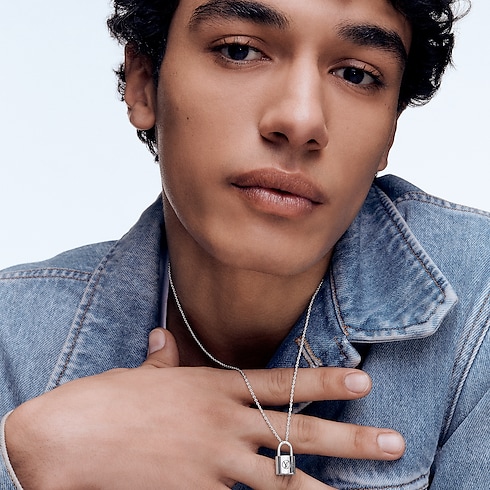 Pendente Silver Lockit, argento sterling con smalto color Nero Gioielli Categorie Collane e Ciondoli | LOUIS VUITTON (Zoom prodotto)