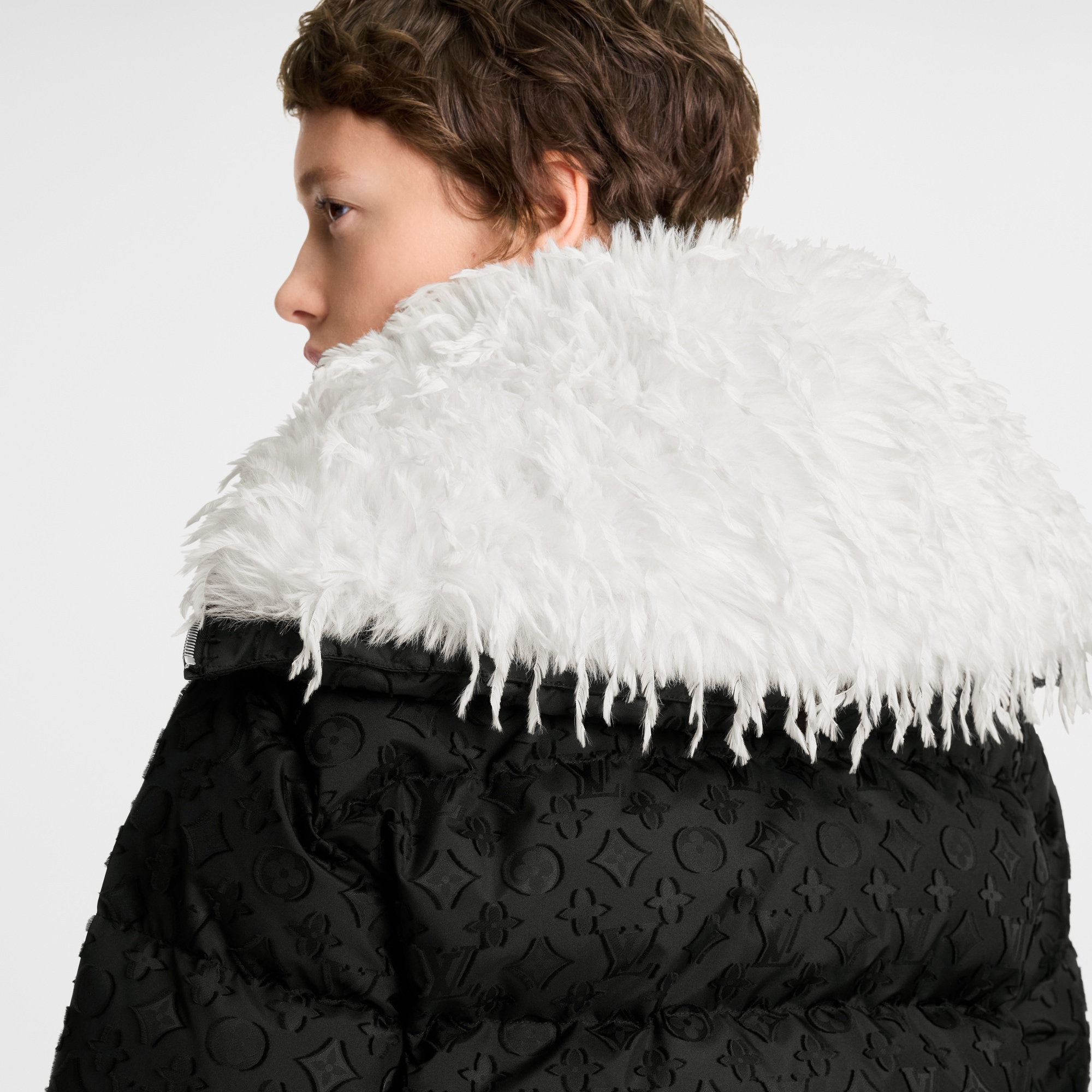 Piumino con colletto di piume  Donna Abbigliamento Cappotti e Giacche | LOUIS VUITTON (Zoom prodotto)