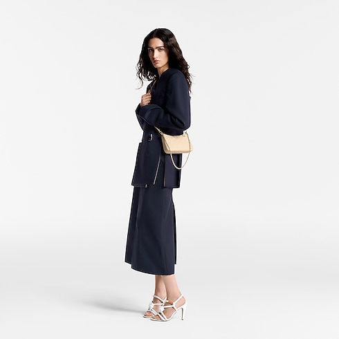 Pochette Easy Pouch On Strap Pelle Monogram Empreinte Donna Portafogli e Piccola Pelletteria Tutti i Portafogli e Piccola Pelletteria | LOUIS VUITTON (Zoom prodotto)