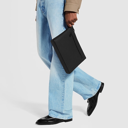 Pochette Takeoff cropped worn view