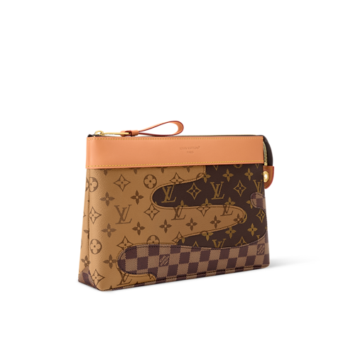 Pochette Voyage Souple Altre Super Lucky Day For Him } | LOUIS VUITTON (Zoom prodotto)