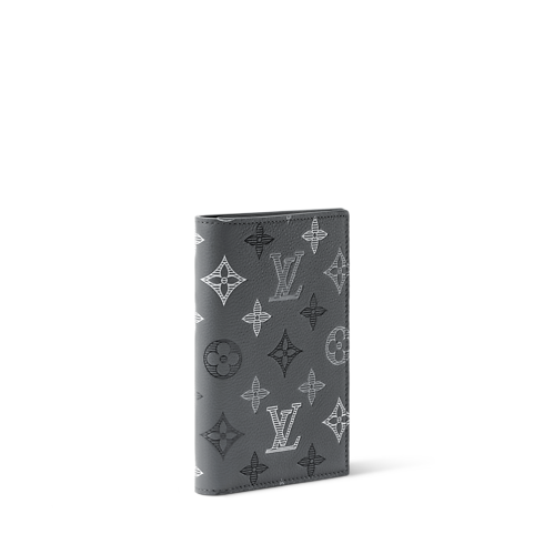 Porta passaporto Monogram Shadow Uomo Portafogli e Piccola Pelletteria Tutti i Portafogli e Piccola Pelletteria | LOUIS VUITTON (Zoom prodotto)
