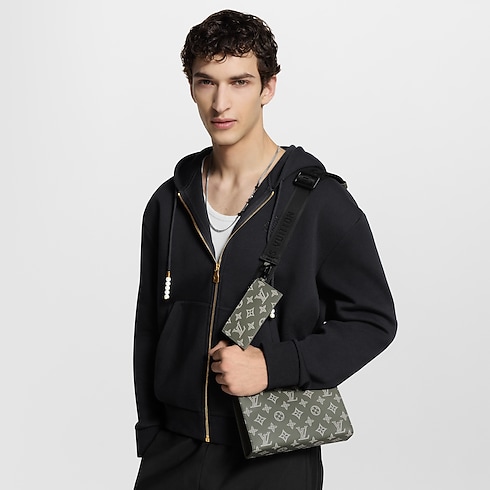 Portafoglio indossabile Gaston Pelletteria Monogram Shadow Borse e Piccola Pelletteria Borse da Uomo Novità | LOUIS VUITTON (Zoom prodotto)