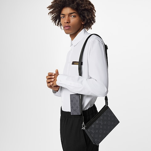 Portafoglio indossabile Gaston Monogram Eclipse Uomo Portafogli e Piccola Pelletteria Tutti i Portafogli e Piccola Pelletteria | LOUIS VUITTON (Zoom prodotto)