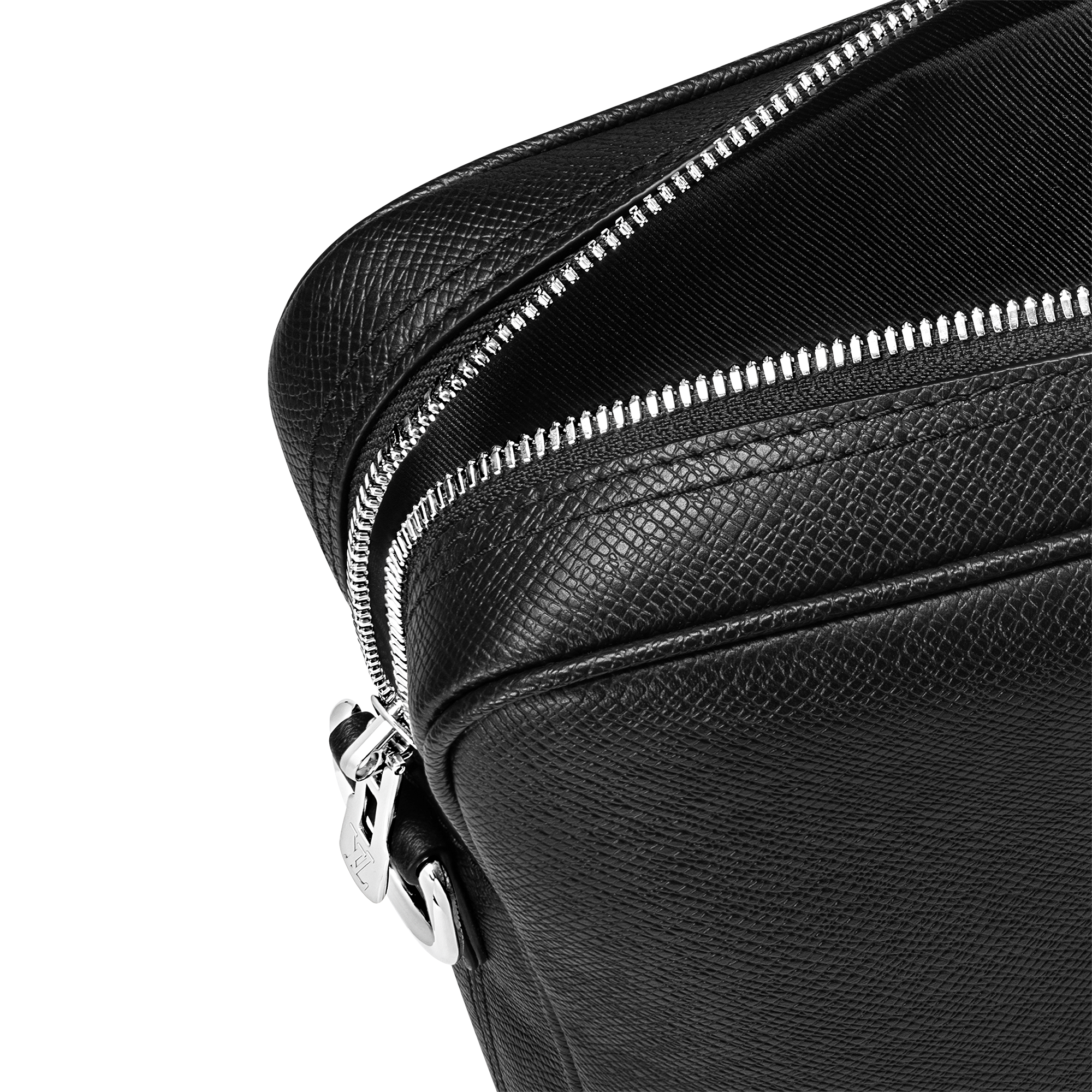 Porte-Documents Voyage PM Pelle Taïga Novità Per gli uomini New Formal | LOUIS VUITTON (Zoom prodotto)