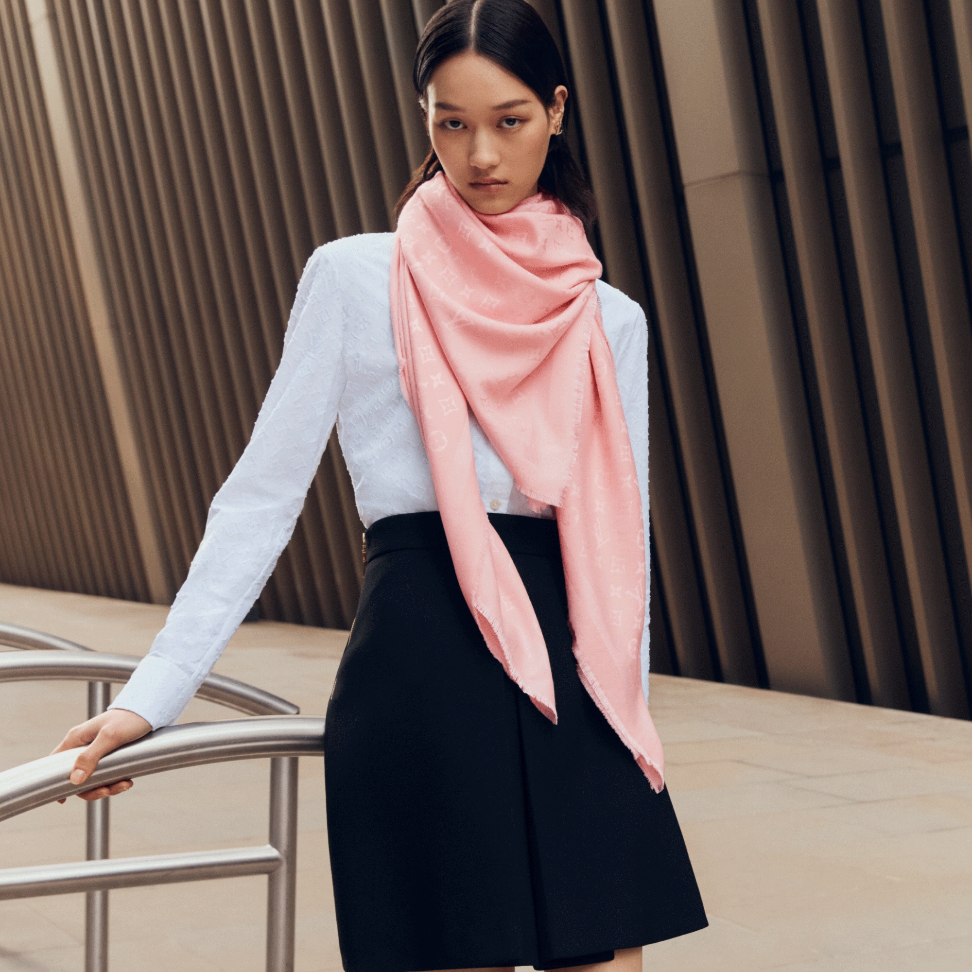 Scialle Monogram Classic S00 Donna Accessori Scialli e Stole | LOUIS VUITTON (Zoom prodotto)