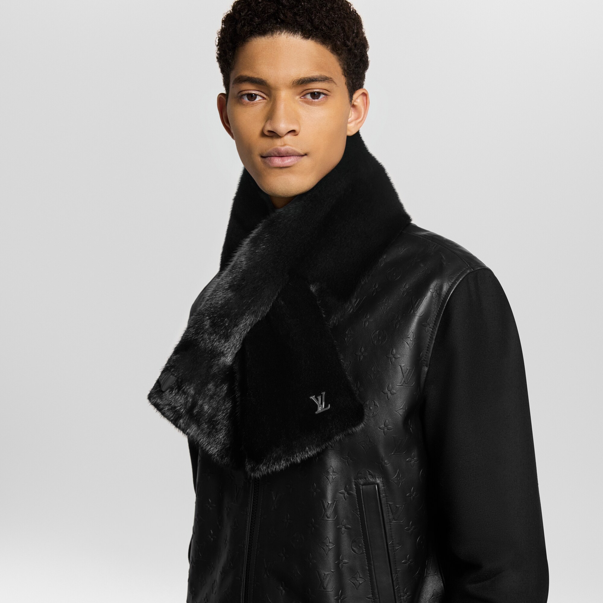 Sciarpa di pelliccia Monogram Reverse S00 Uomo Accessori Sciarpe | LOUIS VUITTON (Zoom prodotto)
