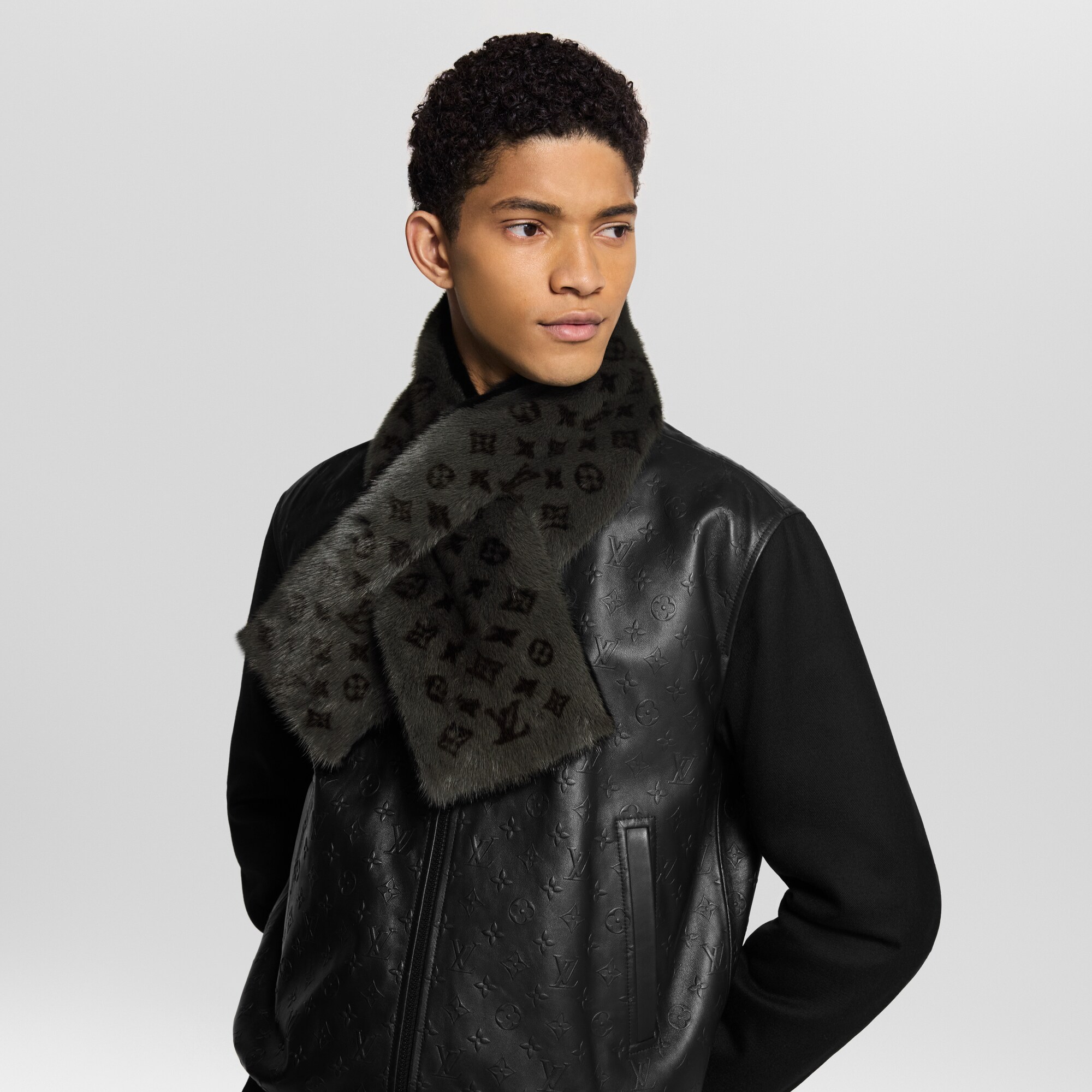 Sciarpa di pelliccia Monogram Reverse S00 Uomo Accessori Sciarpe | LOUIS VUITTON (Zoom prodotto)
