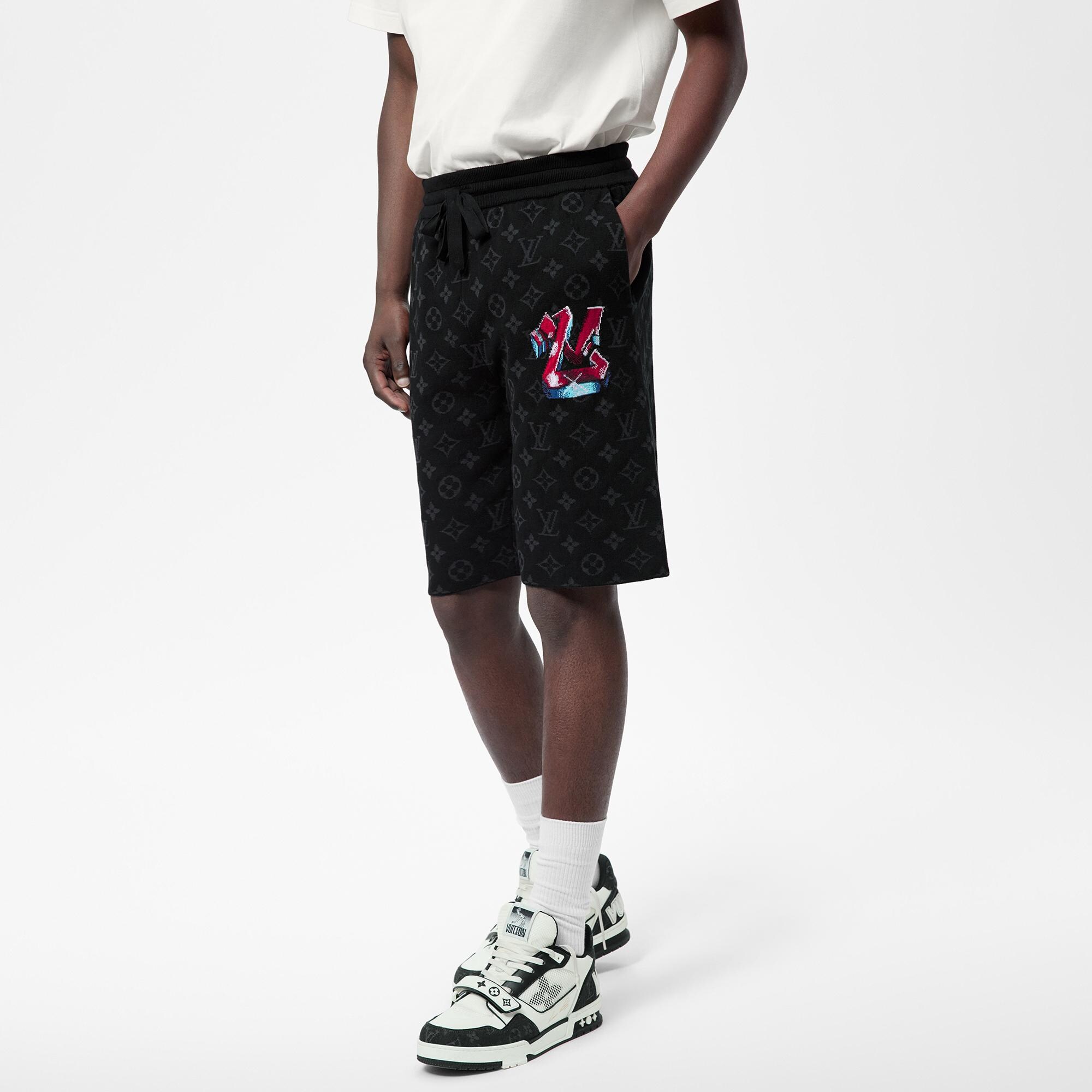 Shorts con firma Louis Vuitton effetto graffiti - Abbigliamento | LOUIS  VUITTON