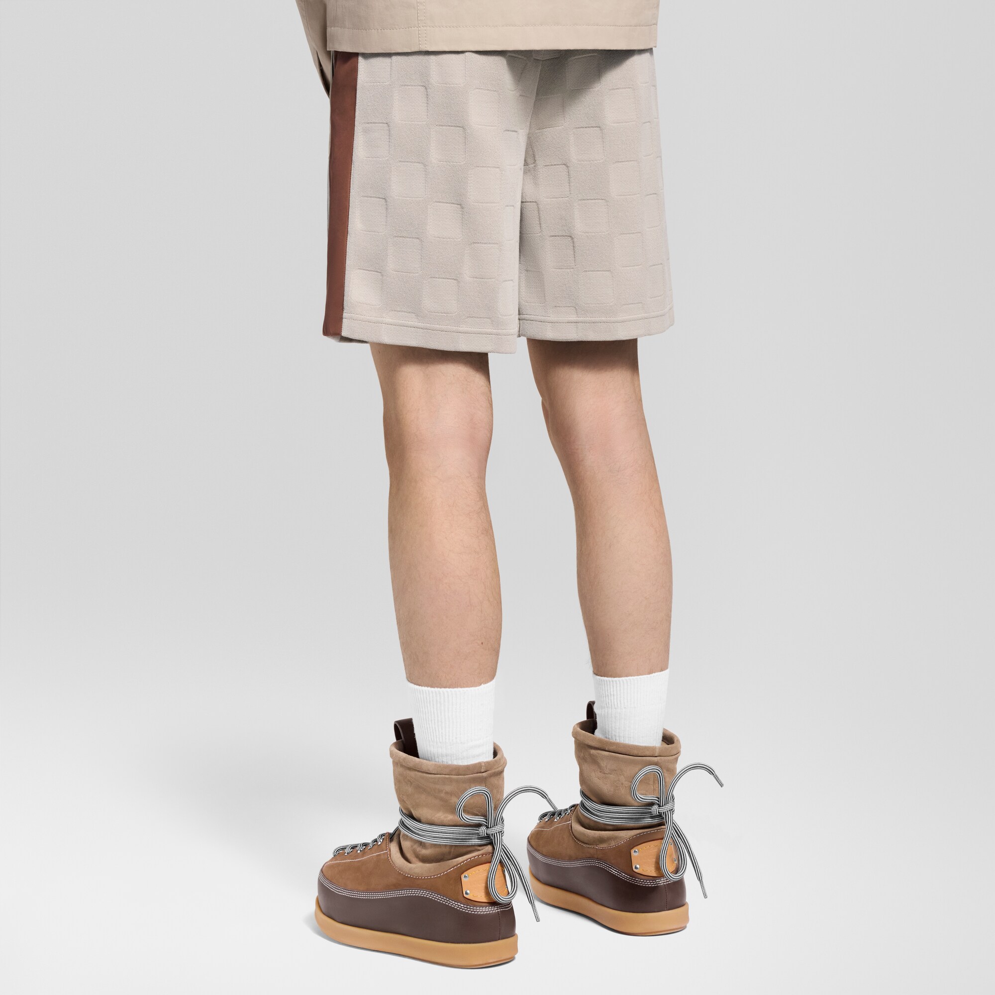 Shorts ibridi in stile workwear con motivo Damier  Uomo Abbigliamento Tutti i Capi di Abbigliamento | LOUIS VUITTON (Zoom prodotto)