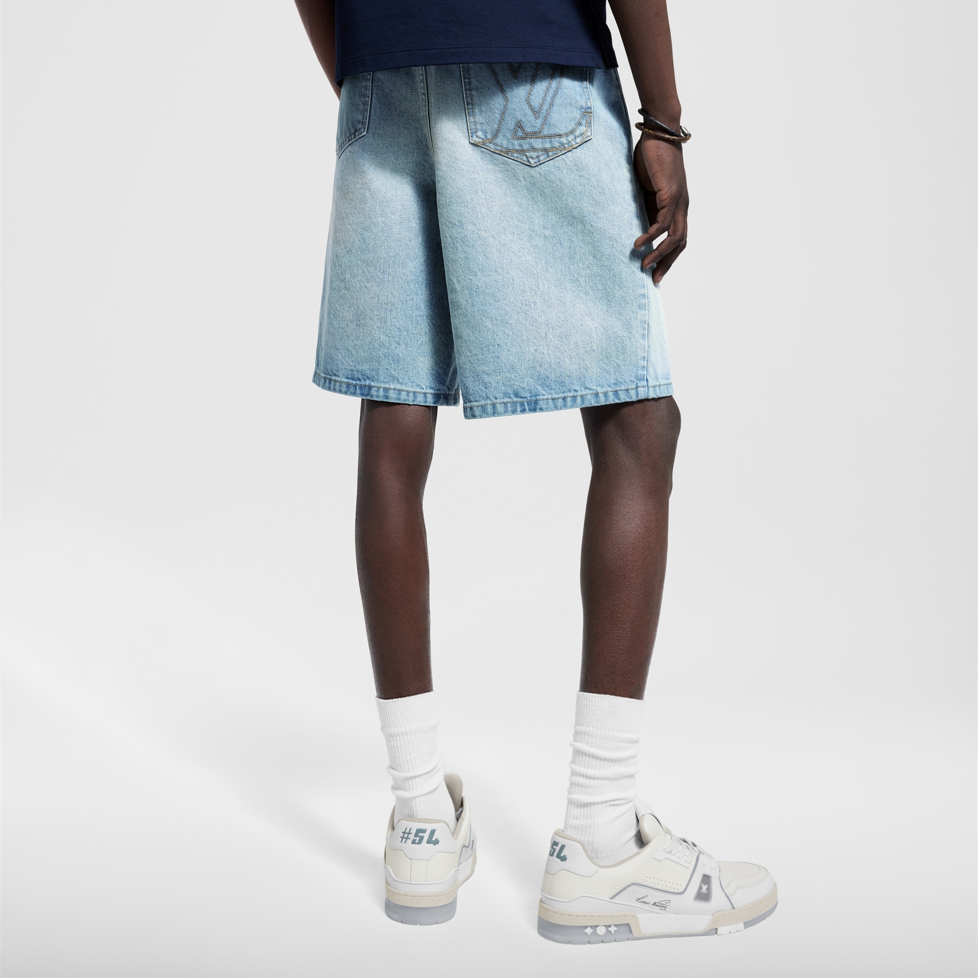 Shorts in denim con iniziali LV  Uomo Abbigliamento Collezione Denim | LOUIS VUITTON (Zoom prodotto)