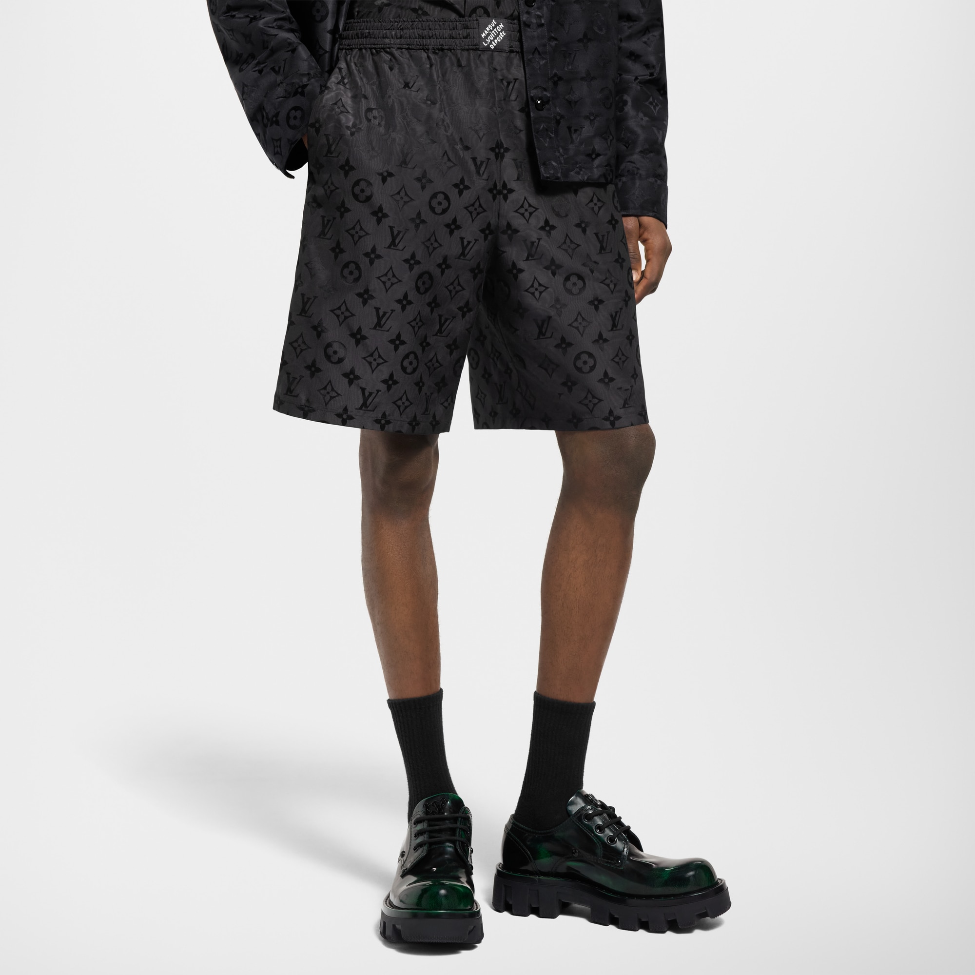 Shorts in seta con motivo Monogram Moiré in trama jacquard  Uomo Abbigliamento Pantaloni | LOUIS VUITTON (Zoom prodotto)