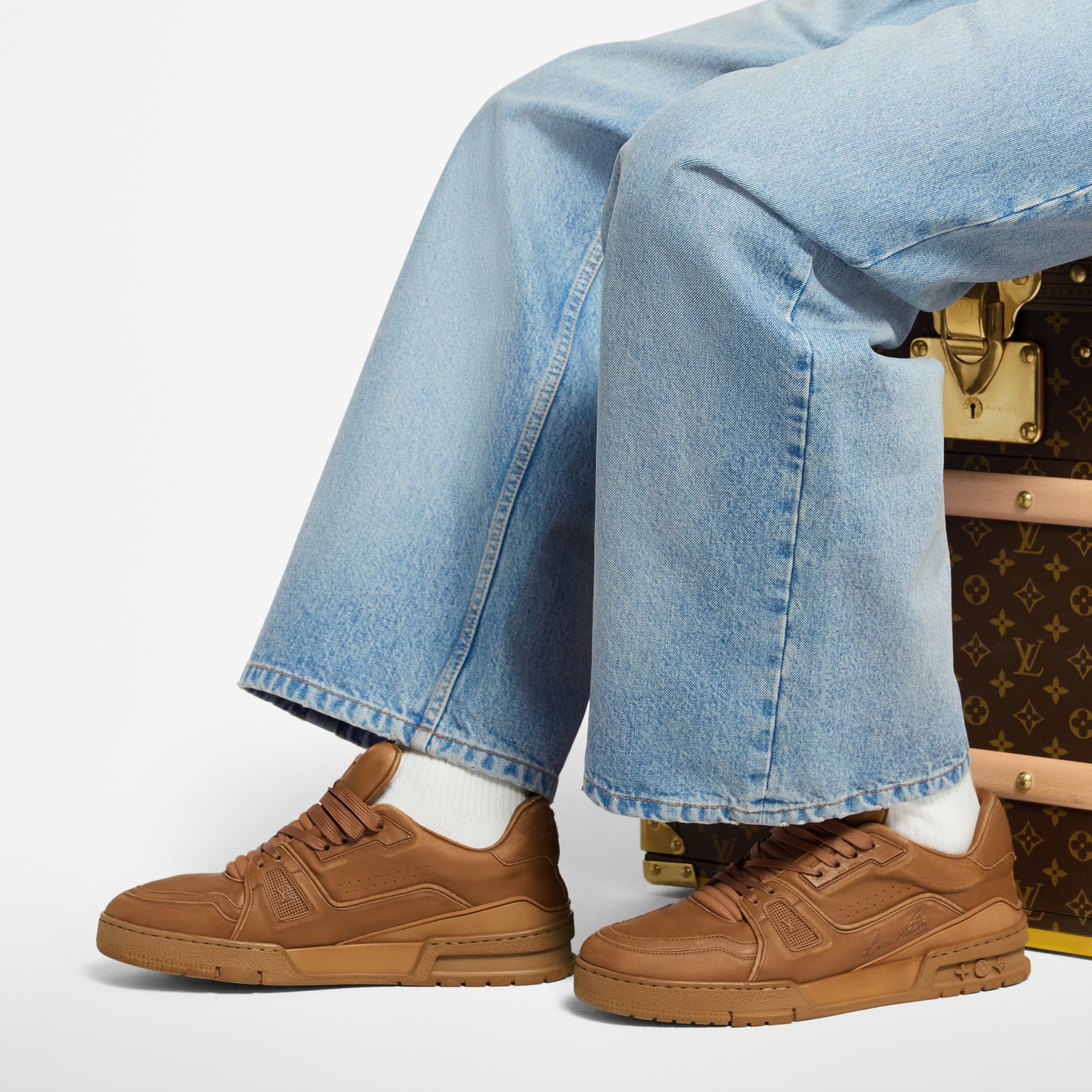 Sneaker LV Trainer Distressed  Uomo Calzature Sneakers | LOUIS VUITTON (Zoom prodotto)