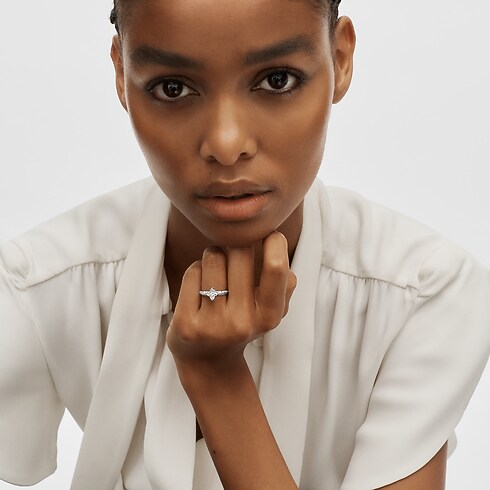 Solitario con pavé LV Diamonds, diamante taglio LV Monogram Star Gioielli Collezioni LV Diamonds | LOUIS VUITTON (Zoom prodotto)