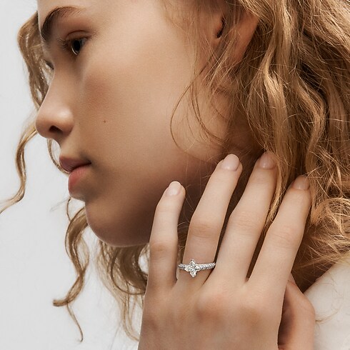 Solitario con pavé LV Diamonds, diamante taglio LV Monogram Star Gioielli Collezioni LV Diamonds | LOUIS VUITTON (Zoom prodotto)