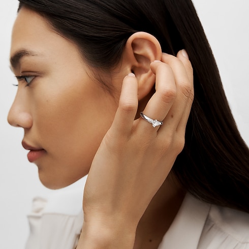 Solitario LV Diamonds, diamante taglio LV Monogram Star Gioielli Collezioni LV Diamonds | LOUIS VUITTON (Zoom prodotto)