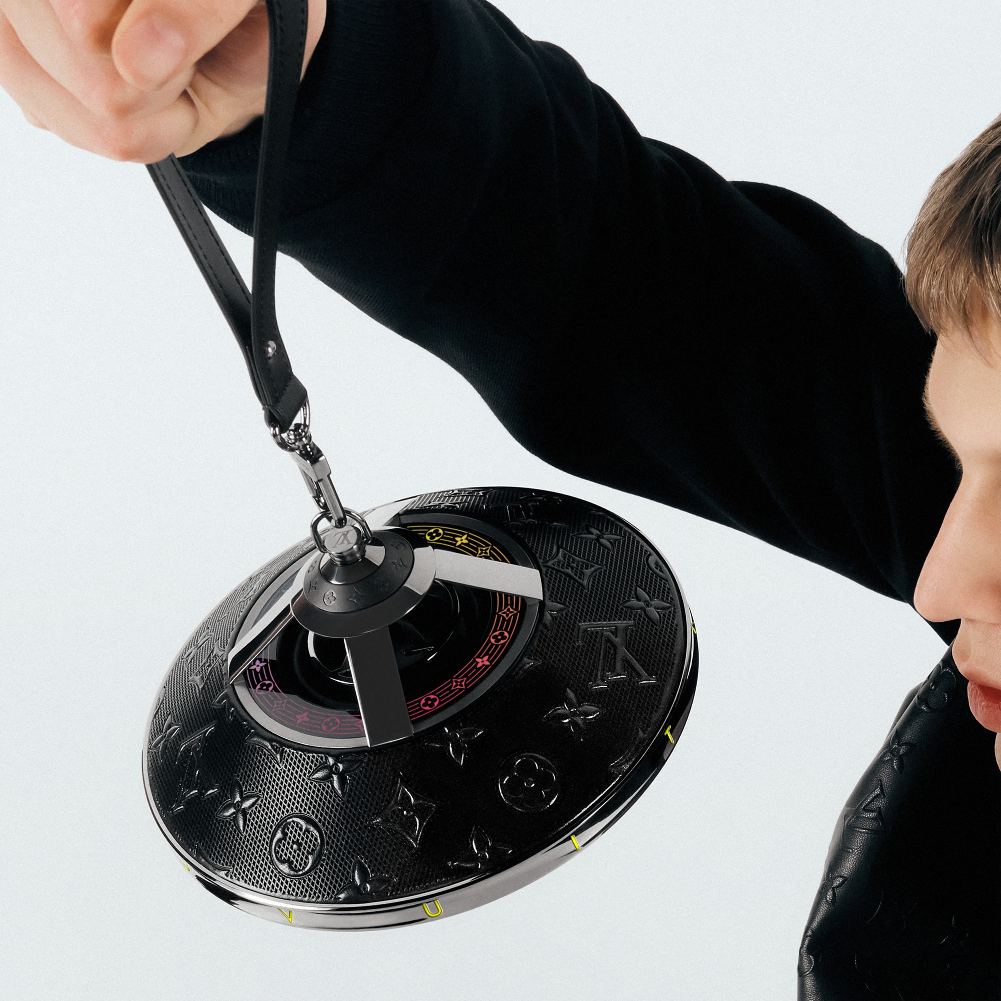 Speaker Horizon Light Up Louis Vuitton  Bauli, Viaggio e Casa Oggetti e Accessori High-tech Audio, Connected Watches e Accessori | LOUIS VUITTON (Zoom prodotto)