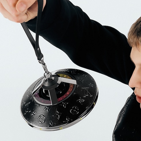 Speaker Horizon Light Up Louis Vuitton Bauli, Viaggio e Casa Oggetti e Accessori High-tech Audio, Connected Watches e Accessori | LOUIS VUITTON (Zoom prodotto)