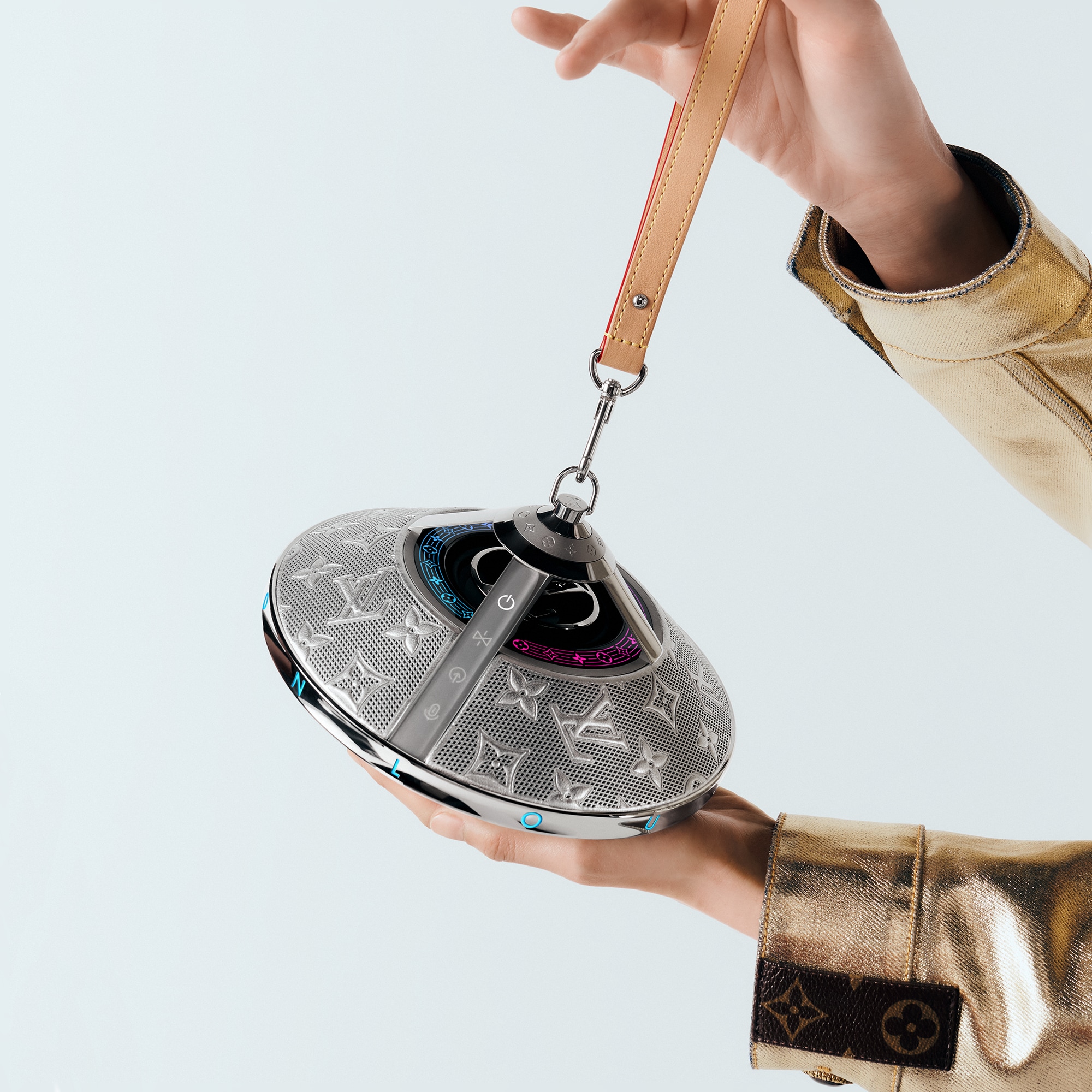 Speaker Horizon Light Up Louis Vuitton Argento  Bauli, Viaggio e Casa Oggetti e Accessori High-tech Audio, Connected Watches e Accessori | LOUIS VUITTON (Zoom prodotto)