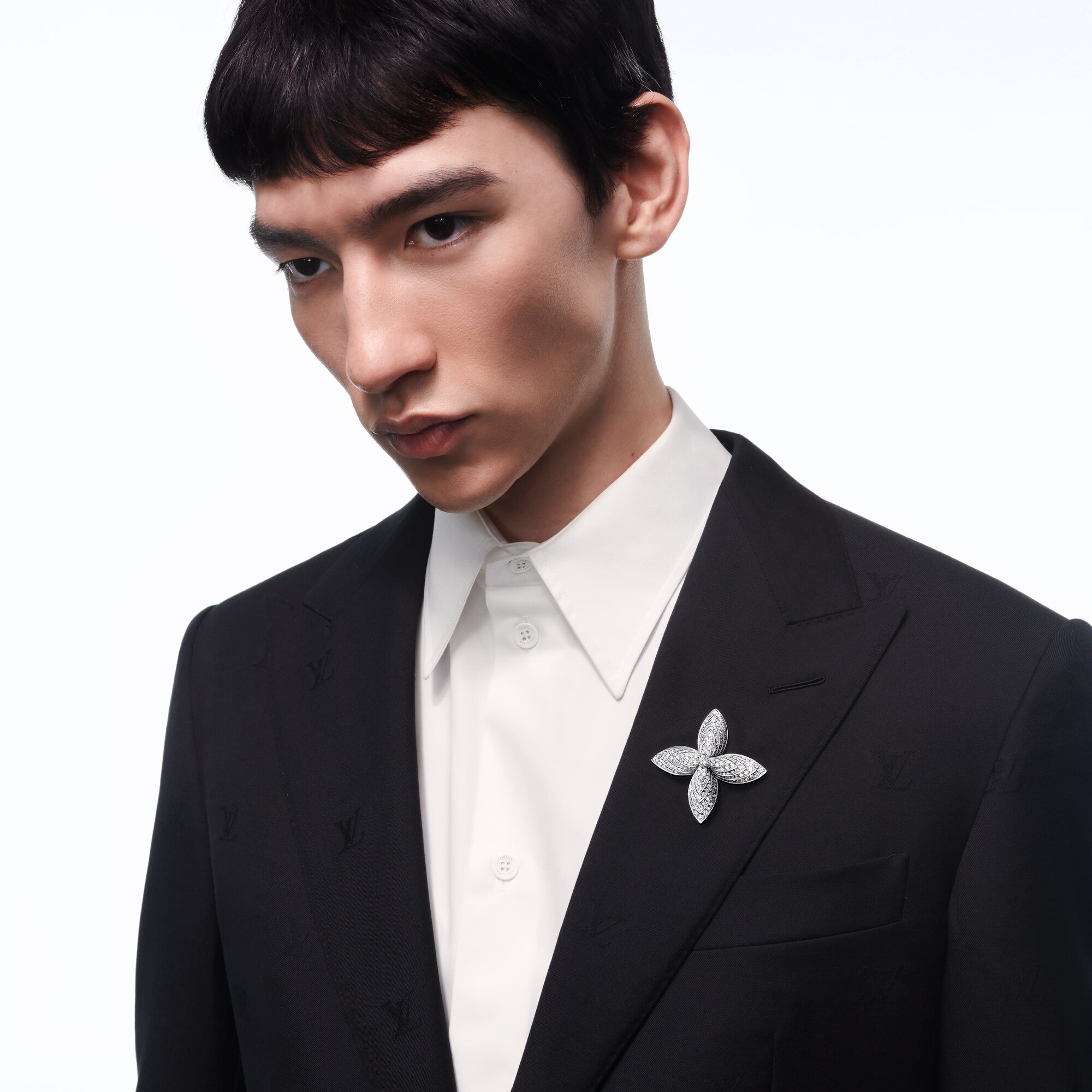 Spilla Idylle Blossom, oro bianco e diamanti  Les Extraordinaires Gioielli Altri | LOUIS VUITTON (Zoom prodotto)