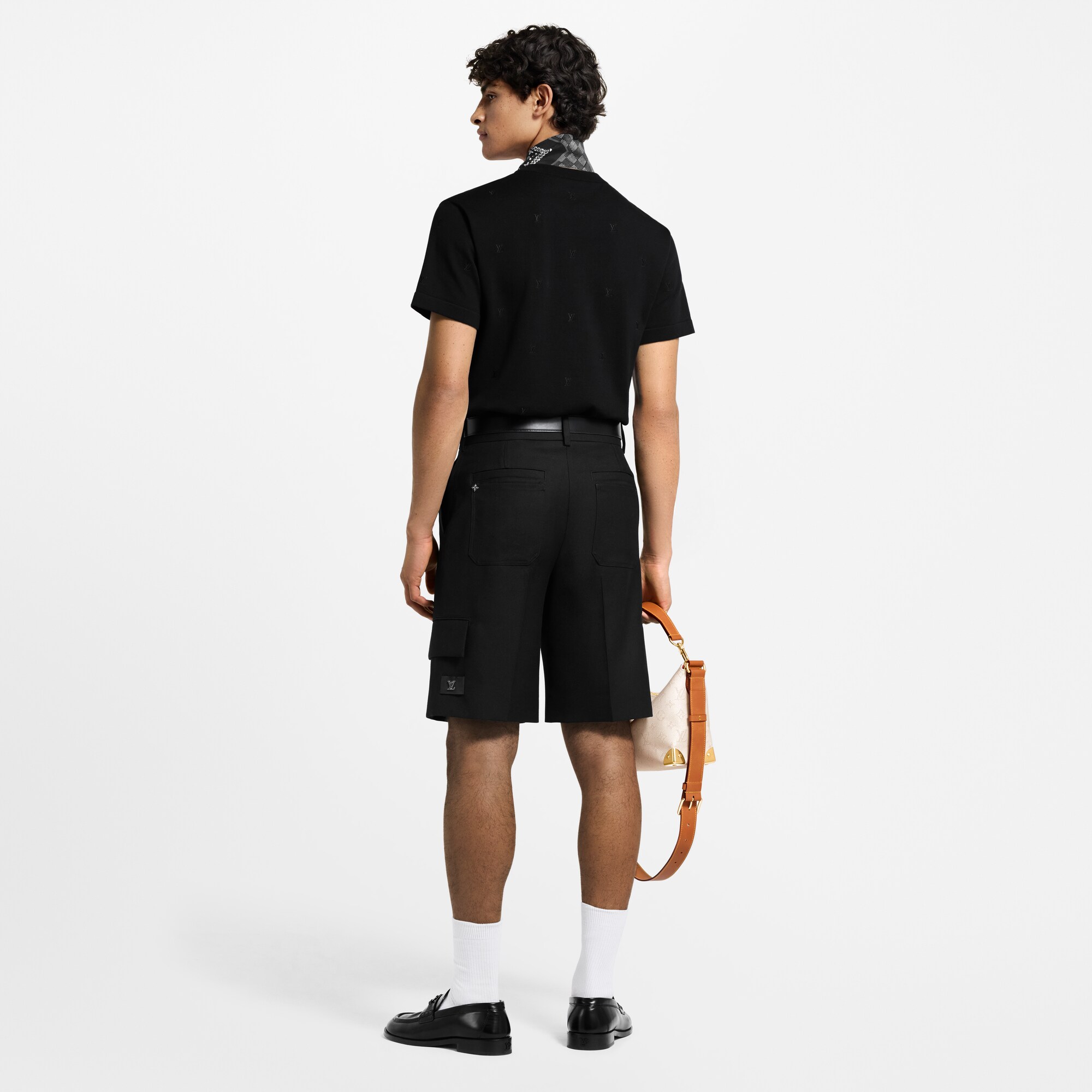 T-shirt con firme LV Blason ricamate  Uomo Abbigliamento Maglieria e Felpe | LOUIS VUITTON (Zoom prodotto)
