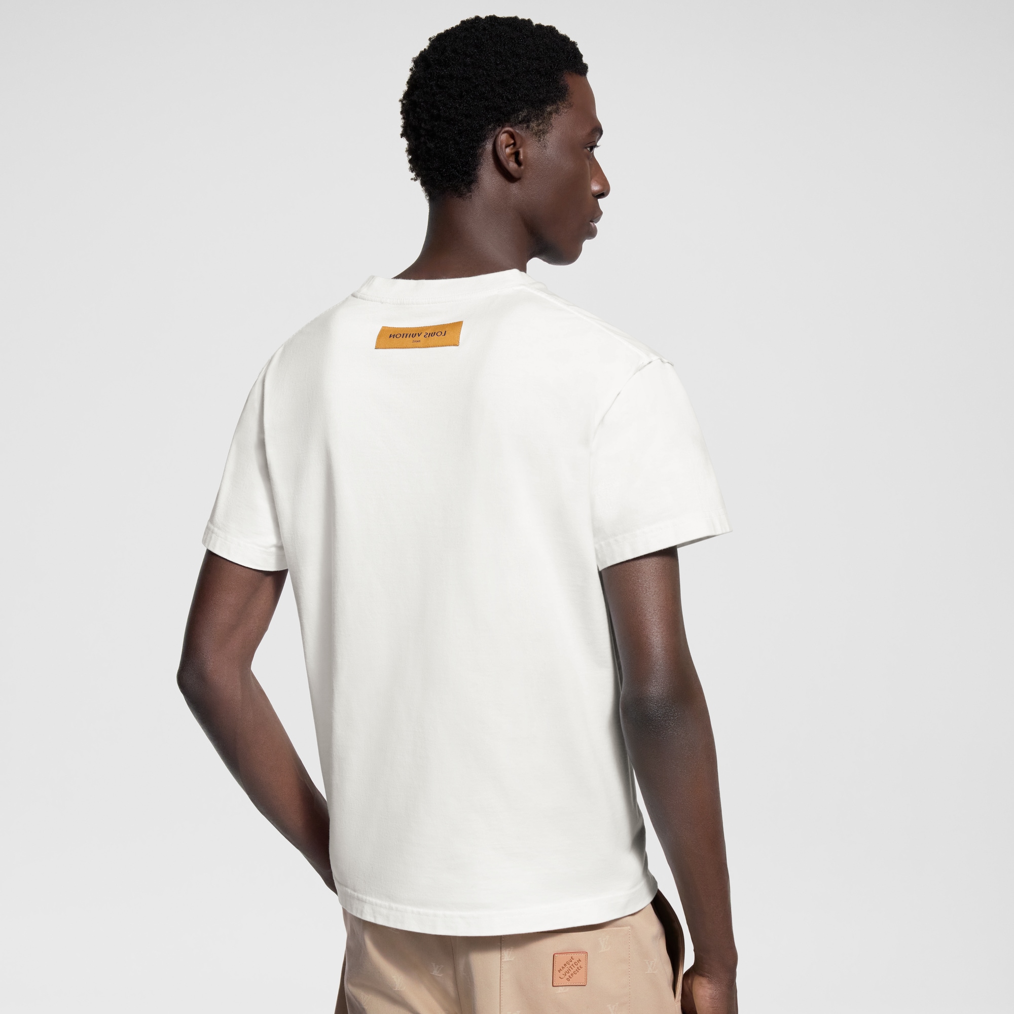 T-shirt con iniziali LV impresse  Uomo Abbigliamento T-Shirt e Polo | LOUIS VUITTON (Zoom prodotto)