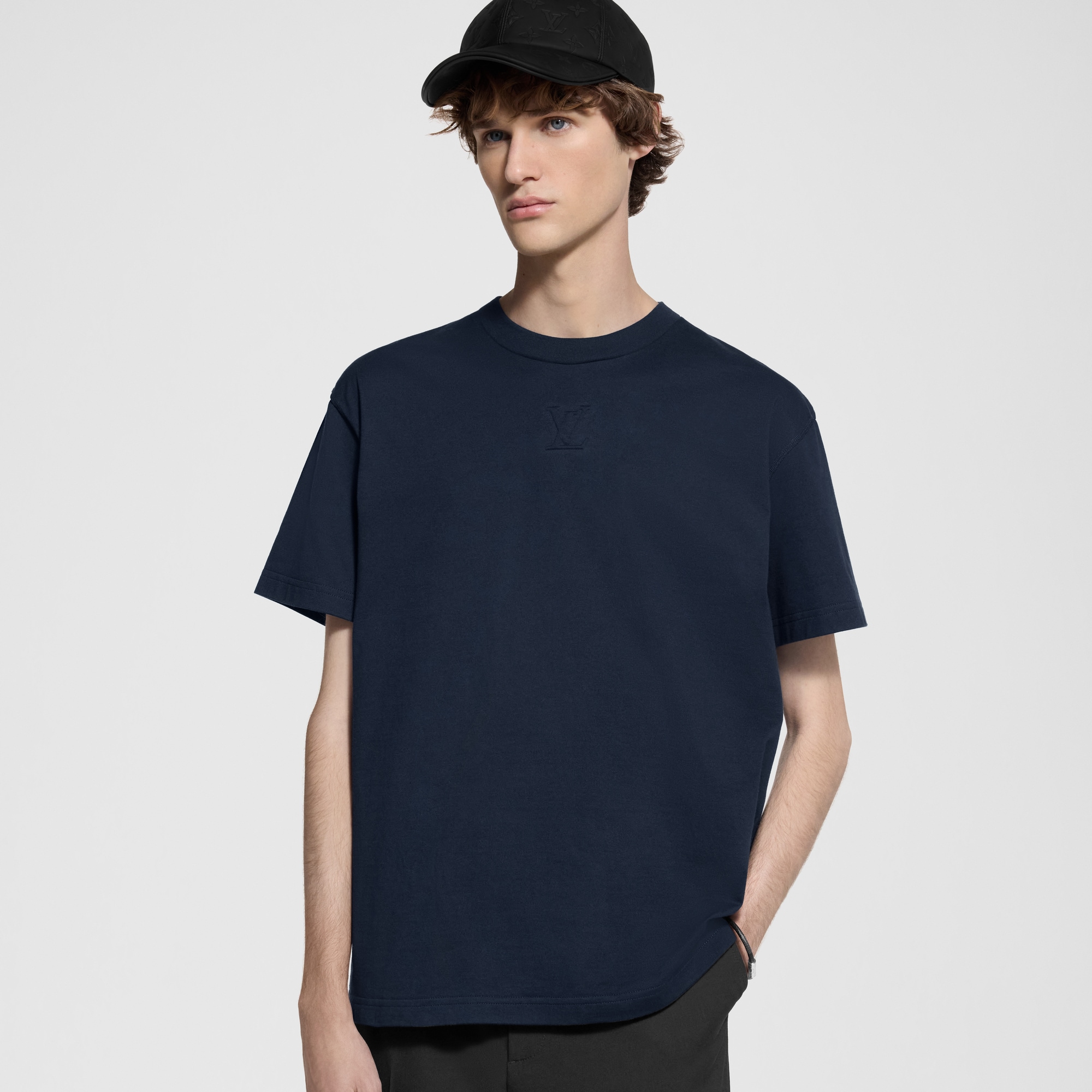  Abbigliamento T-Shirt e Polo T-shirt con iniziali LV impresse | Louis Vuitton ® (Zoom prodotto)