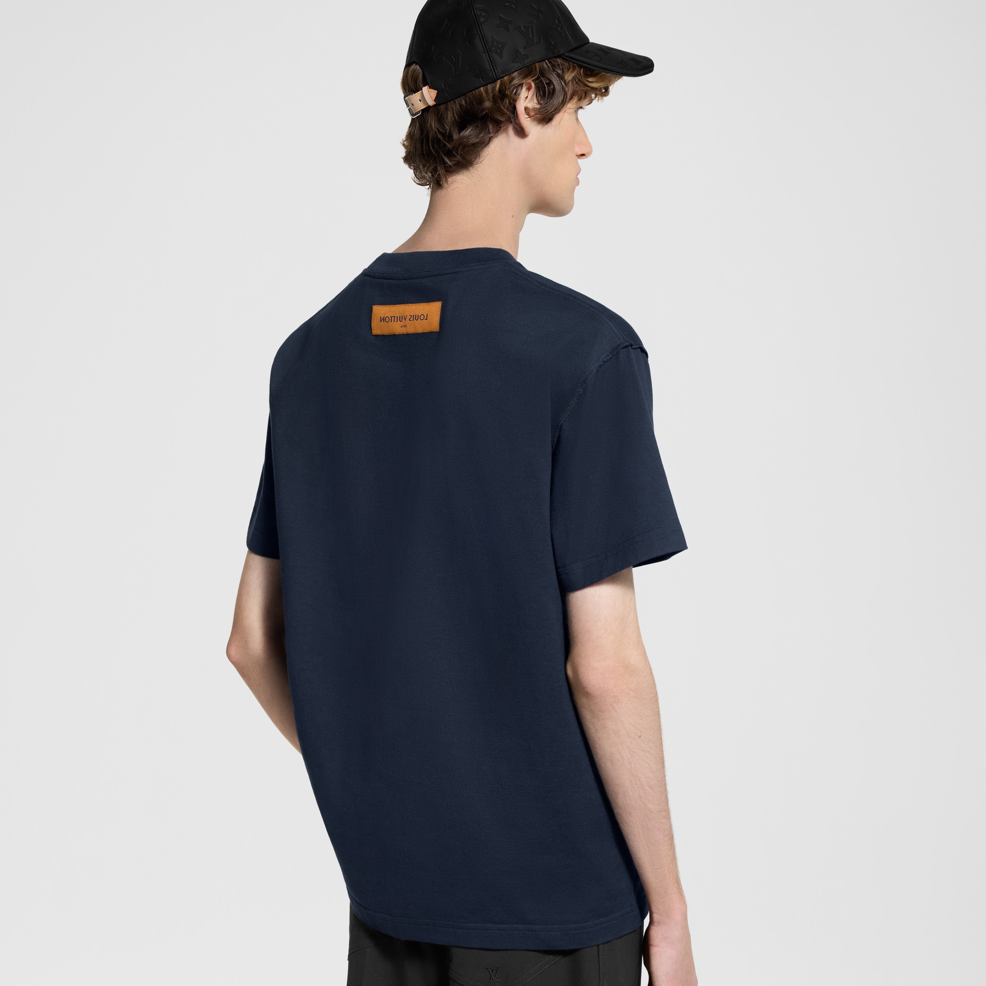  Abbigliamento T-Shirt e Polo T-shirt con iniziali LV impresse | Louis Vuitton ® (Zoom prodotto)