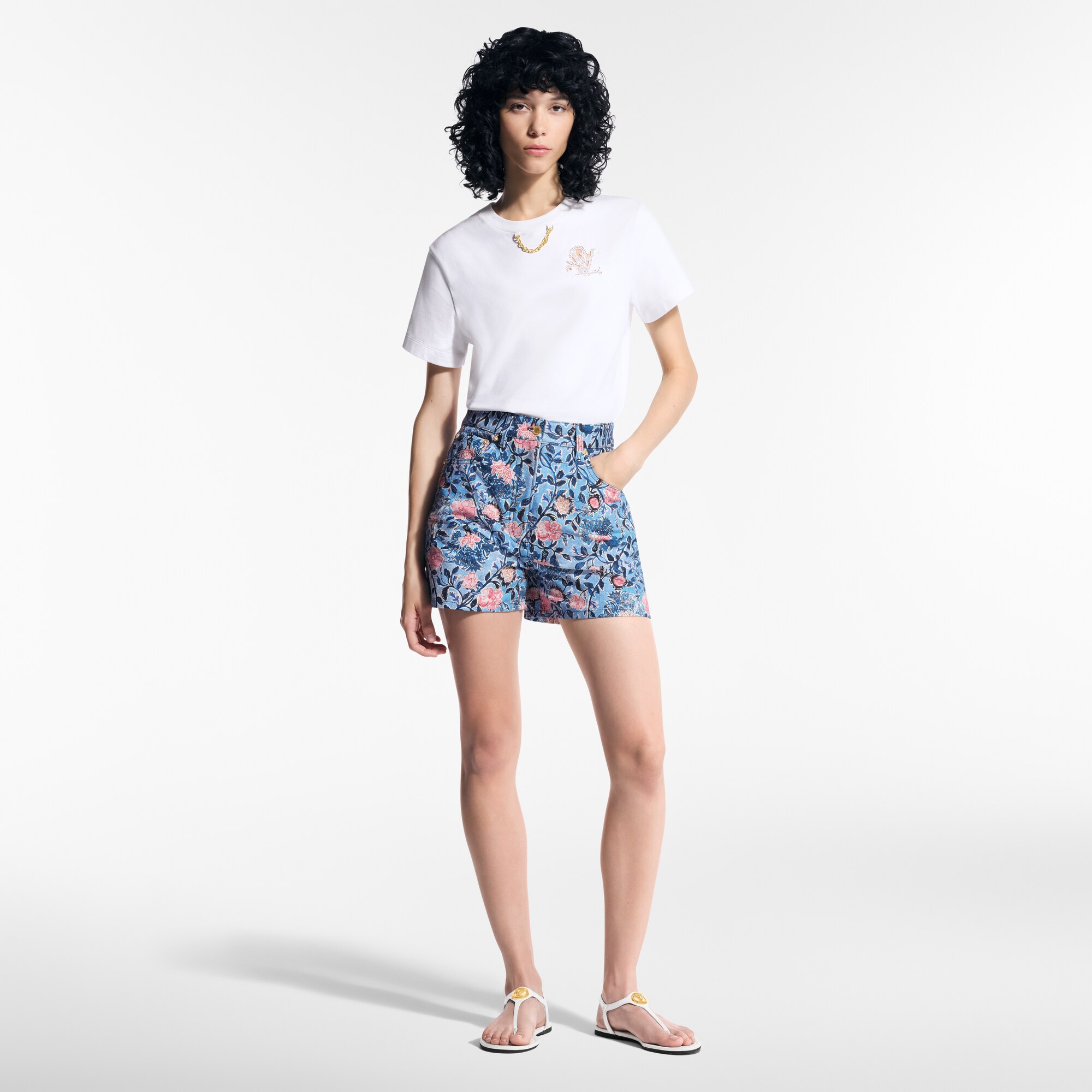 T-shirt con iniziali LV in Sangallo  Donna Abbigliamento Camicie e T-Shirt | LOUIS VUITTON (Zoom prodotto)