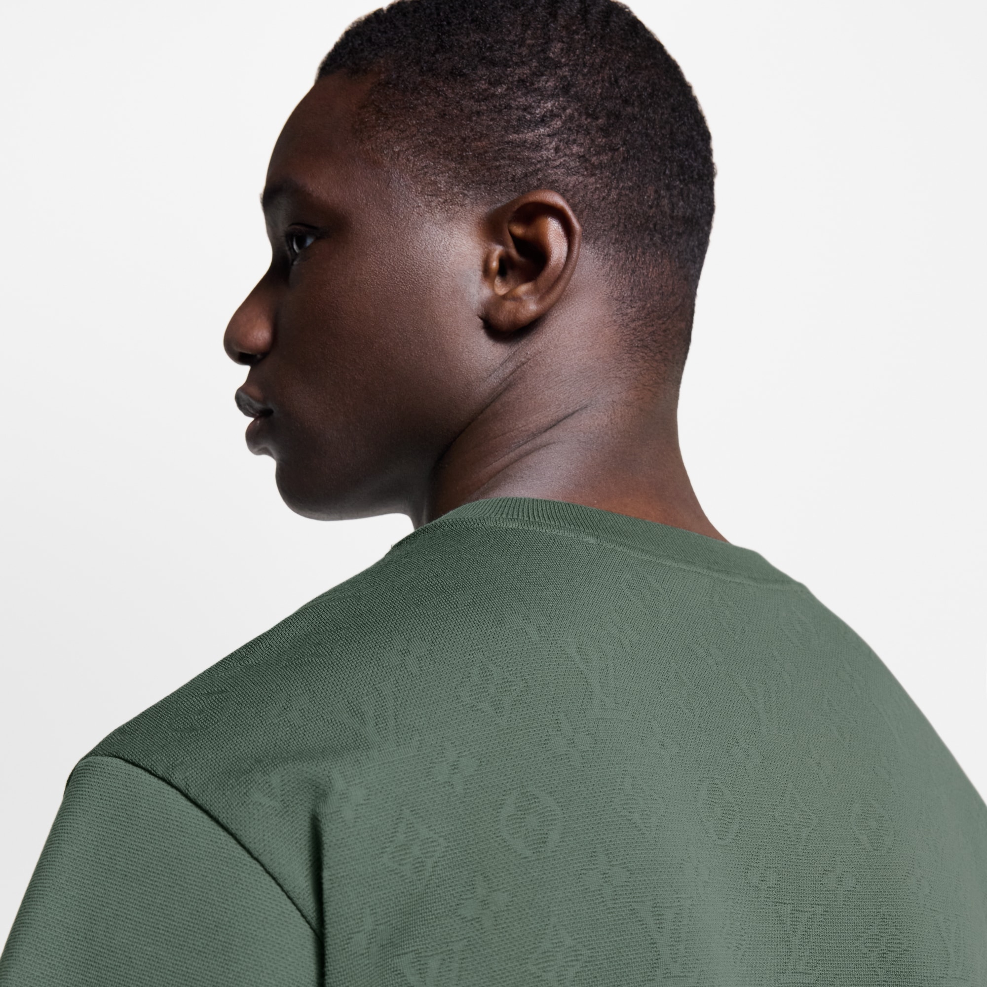 T-shirt con tasca iconica  Uomo Abbigliamento T-Shirt e Polo | LOUIS VUITTON (Zoom prodotto)