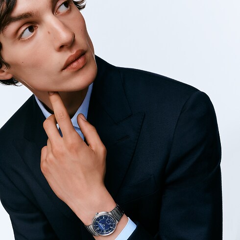 Tambour, orologio automatico, 40 mm, acciaio Orologi Tutti gli orologi } | LOUIS VUITTON (Zoom prodotto)