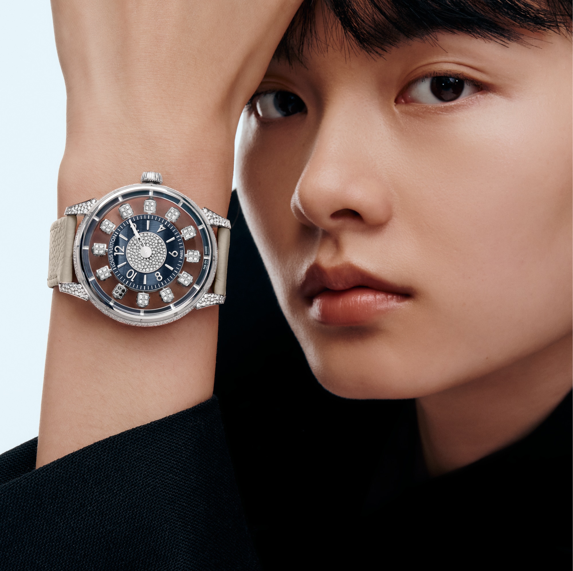 Tambour Taiko Spin Time Air, orologio automatico, 42,5 mm, oro bianco, occhio di falco e diamanti  Orologi Tutti gli orologi } | LOUIS VUITTON (Zoom prodotto)
