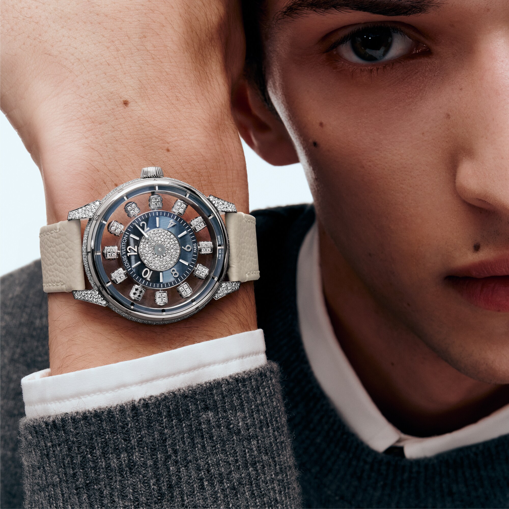 Tambour Taiko Spin Time Air, orologio automatico, 42,5 mm, oro bianco, occhio di falco e diamanti  Orologi Tutti gli orologi } | LOUIS VUITTON (Zoom prodotto)
