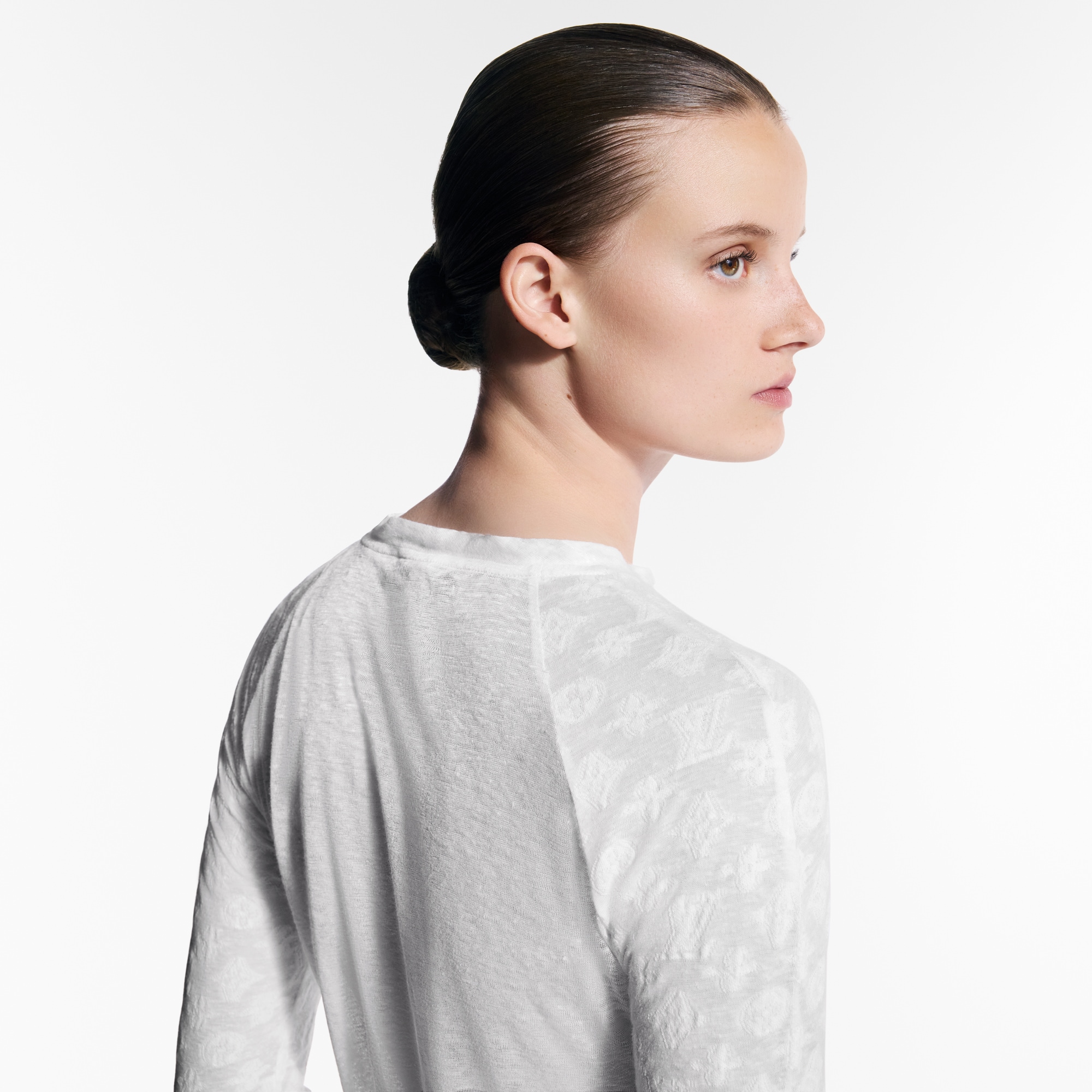 Top a maniche lunghe con dettagli di motivo Monogram  Donna Abbigliamento Camicie e T-Shirt | LOUIS VUITTON (Zoom prodotto)