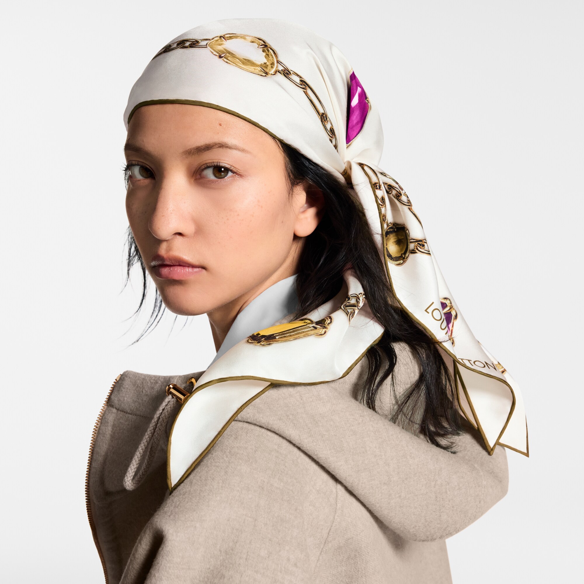 Triangolo in seta Heirloom S00 Donna Accessori Foulard in seta e Bandeaux | LOUIS VUITTON (Zoom prodotto)