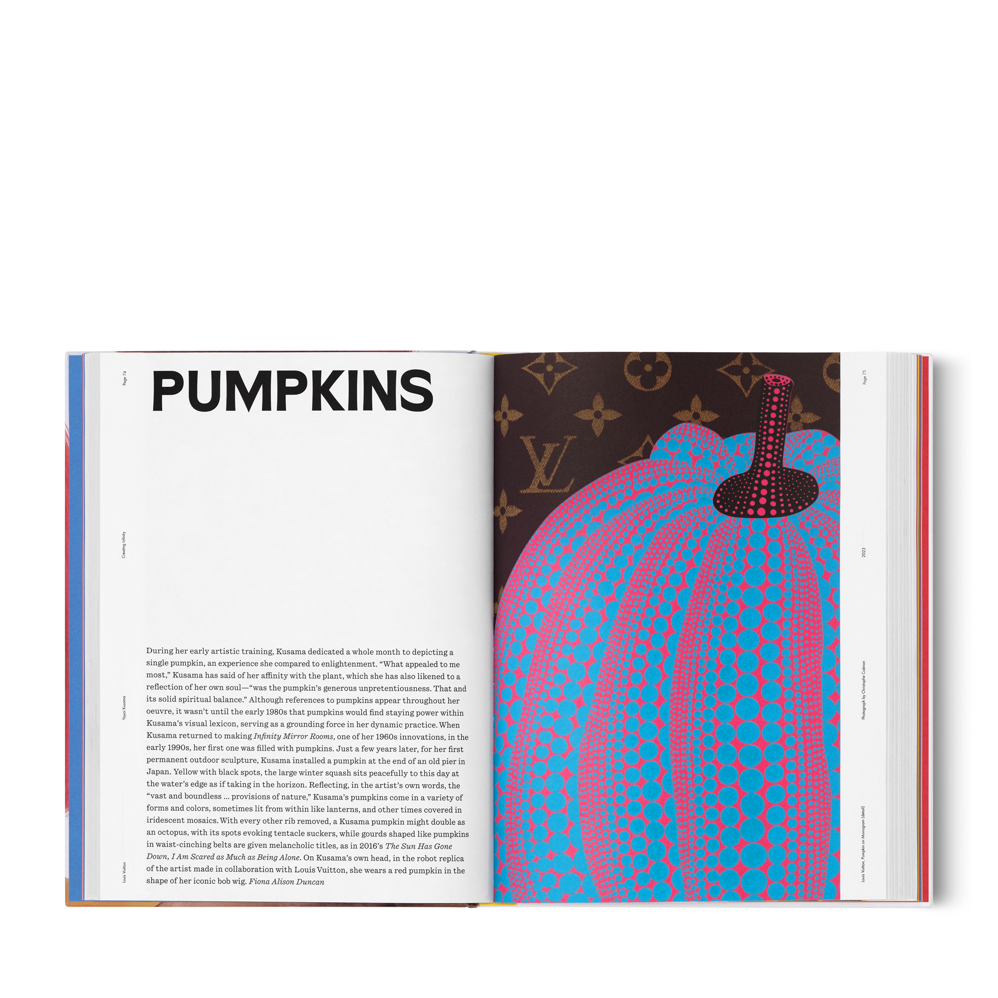 Yayoi Kusama x Louis Vuitton: Creating Infinity  Bauli, Viaggio e Casa Libri Libri dalla copertina rigida | LOUIS VUITTON (Zoom prodotto)
