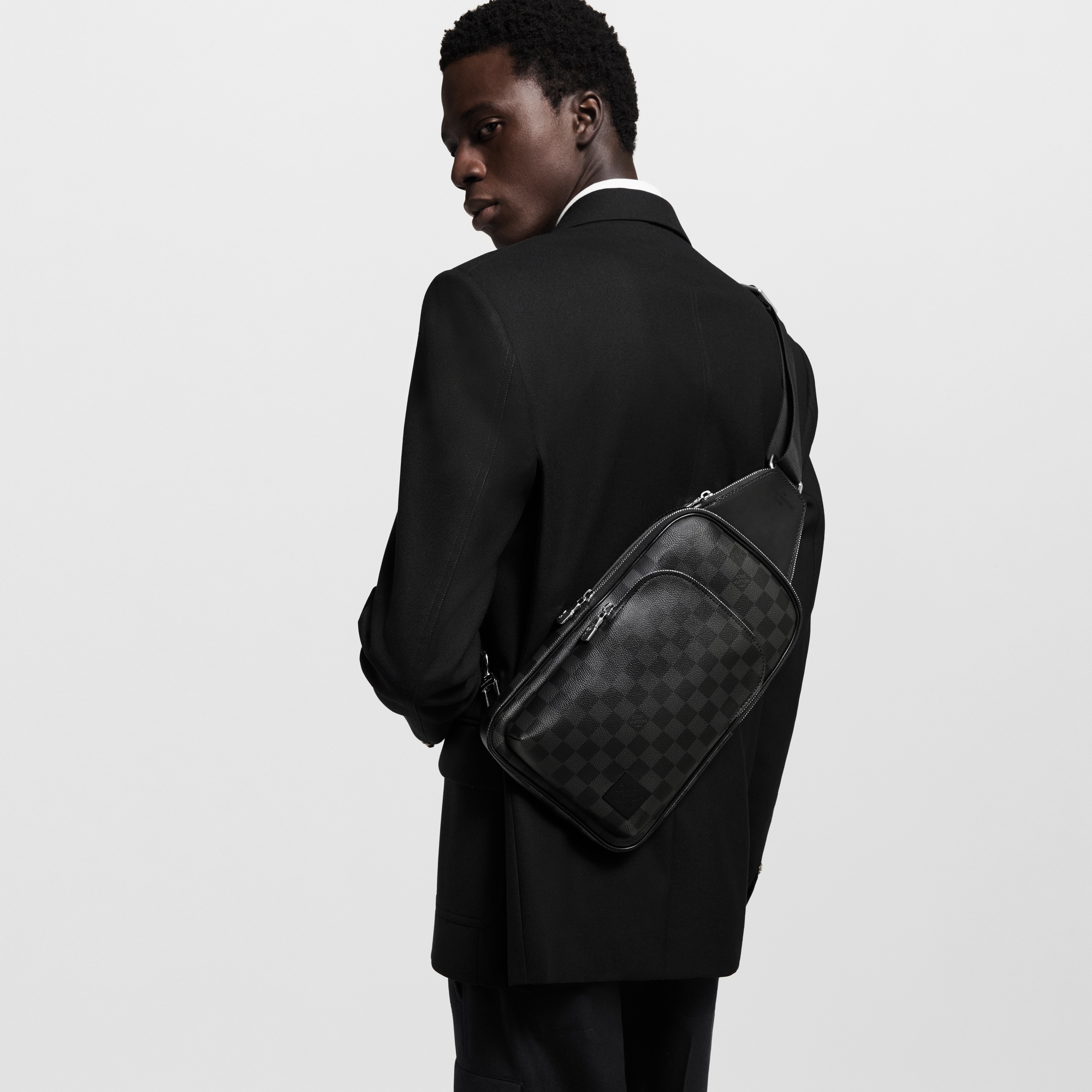 Zaino monospalla Avenue NM Tela Damier Graphite Uomo Borse da Uomo All Collections | LOUIS VUITTON (Zoom prodotto)