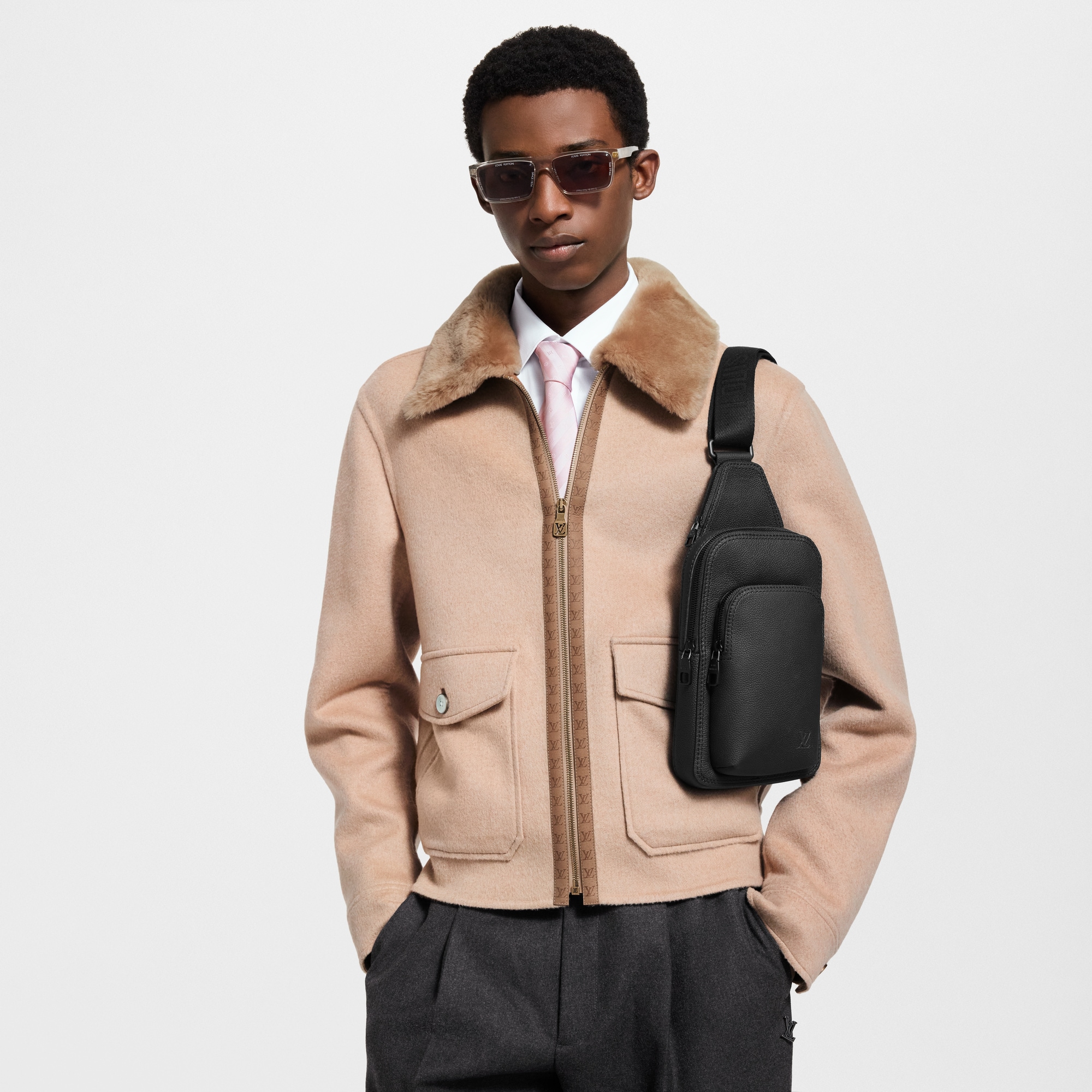 Zaino monospalla Avenue PM LV Aerogram Borse e Piccola Pelletteria Borse da Uomo Novità | LOUIS VUITTON (Zoom prodotto)